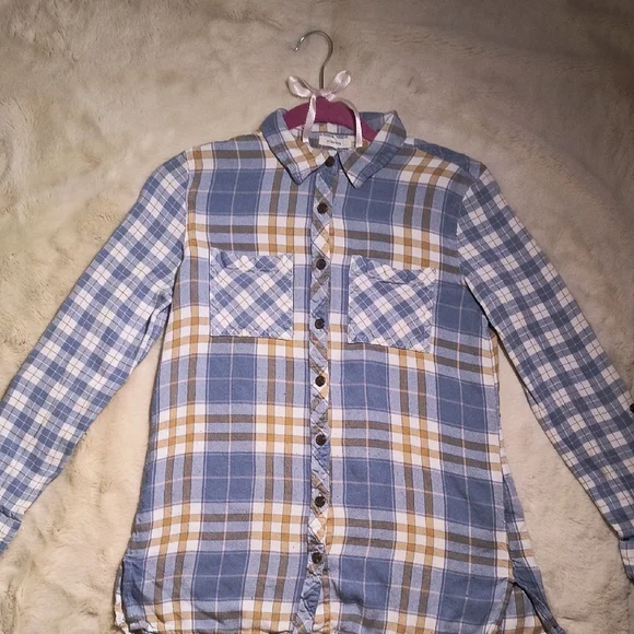 Fall Flannels 💕 - Picture 5 of 7